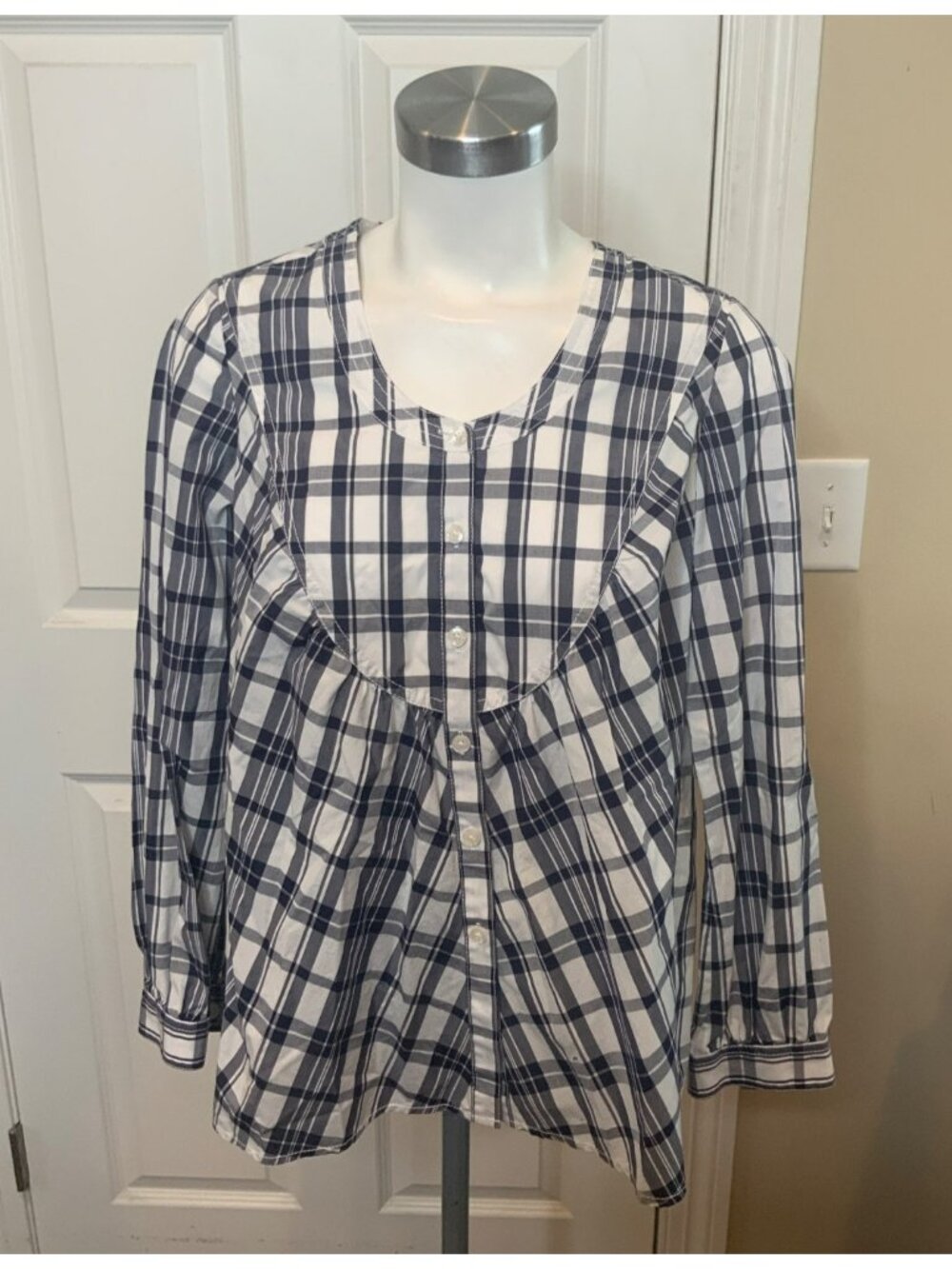 Thomas Pink Dark Blue White Plaid Round Collar Button-Up Shirt, Size 10 | 6 US